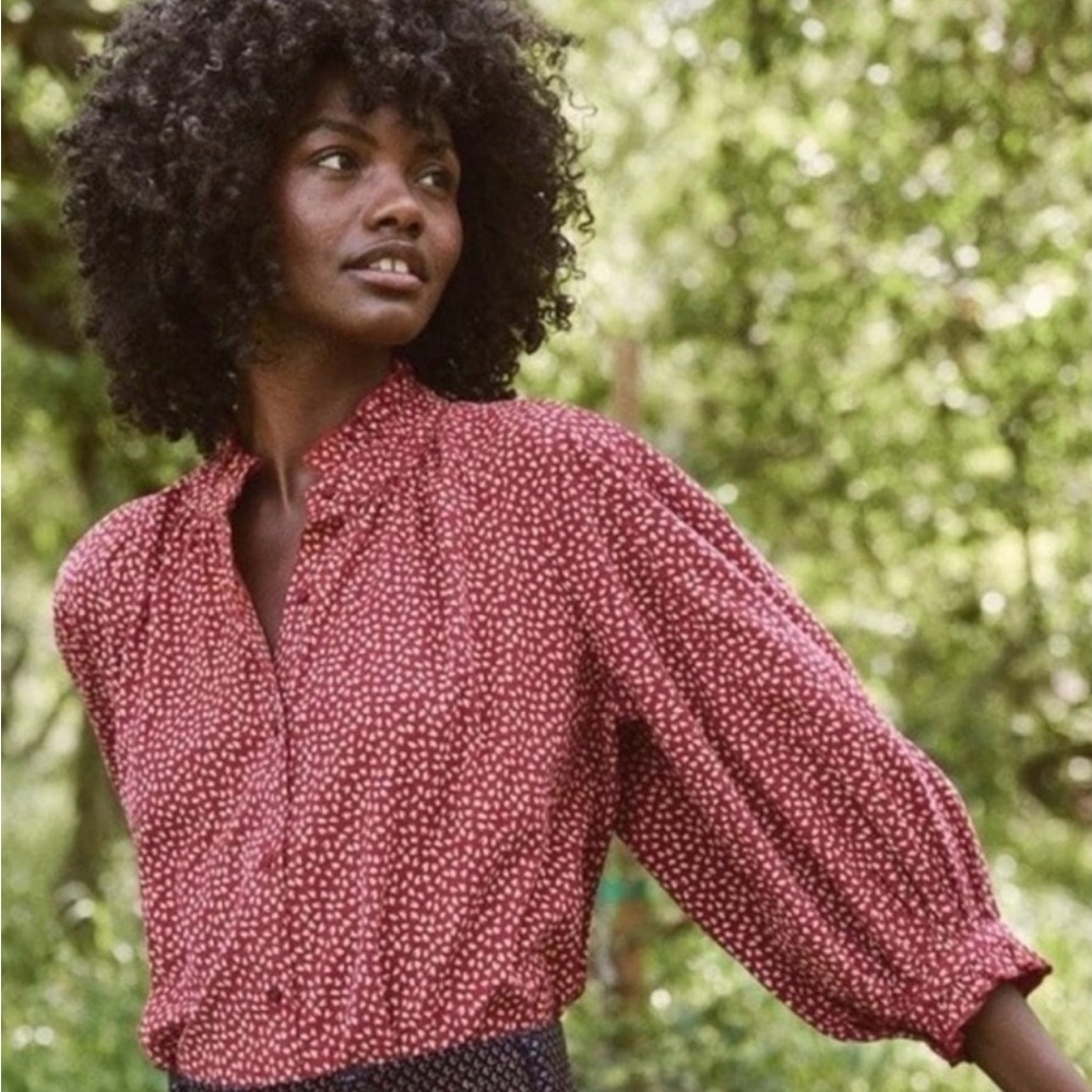 the GREAT boutonnière top